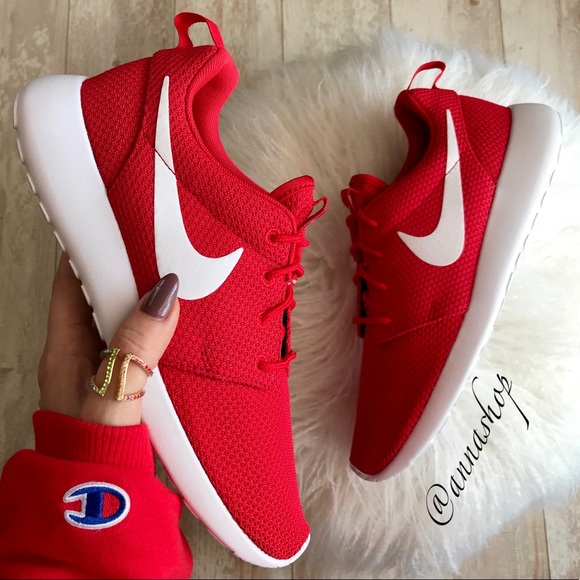 Nike Shoes - NWT Nike ID Roshe One Custom